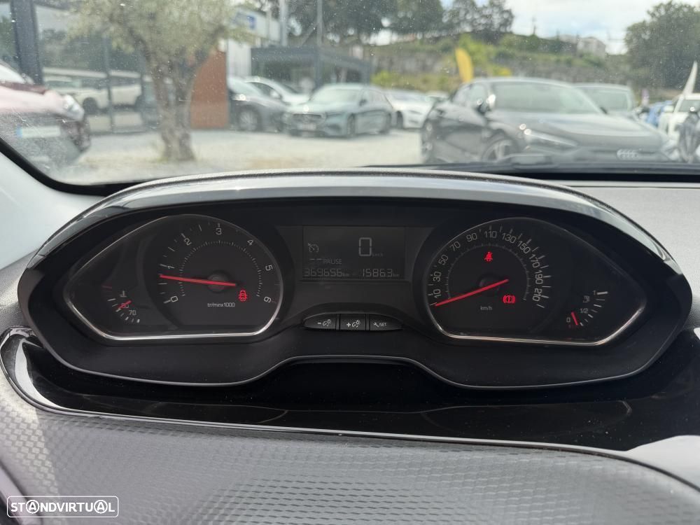 Peugeot 208 1.4 HDi Allure - 11