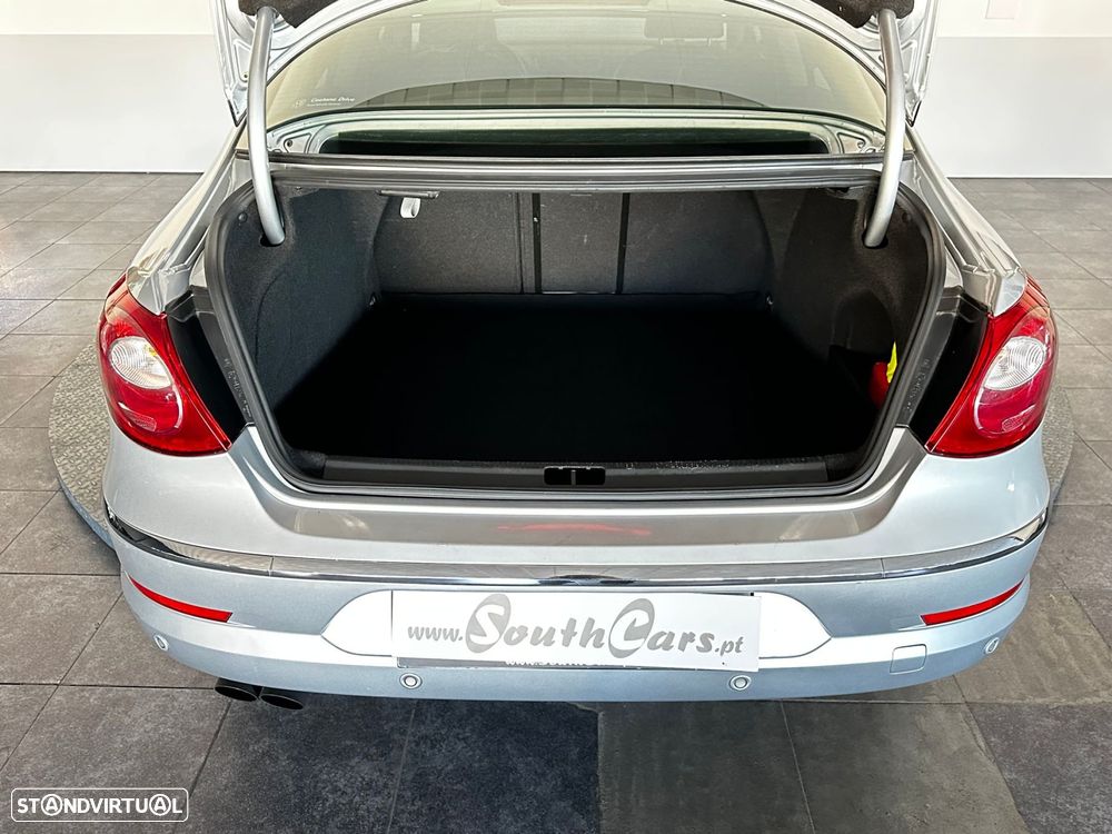 VW Passat CC 2.0 TDi BlueMotion - 6