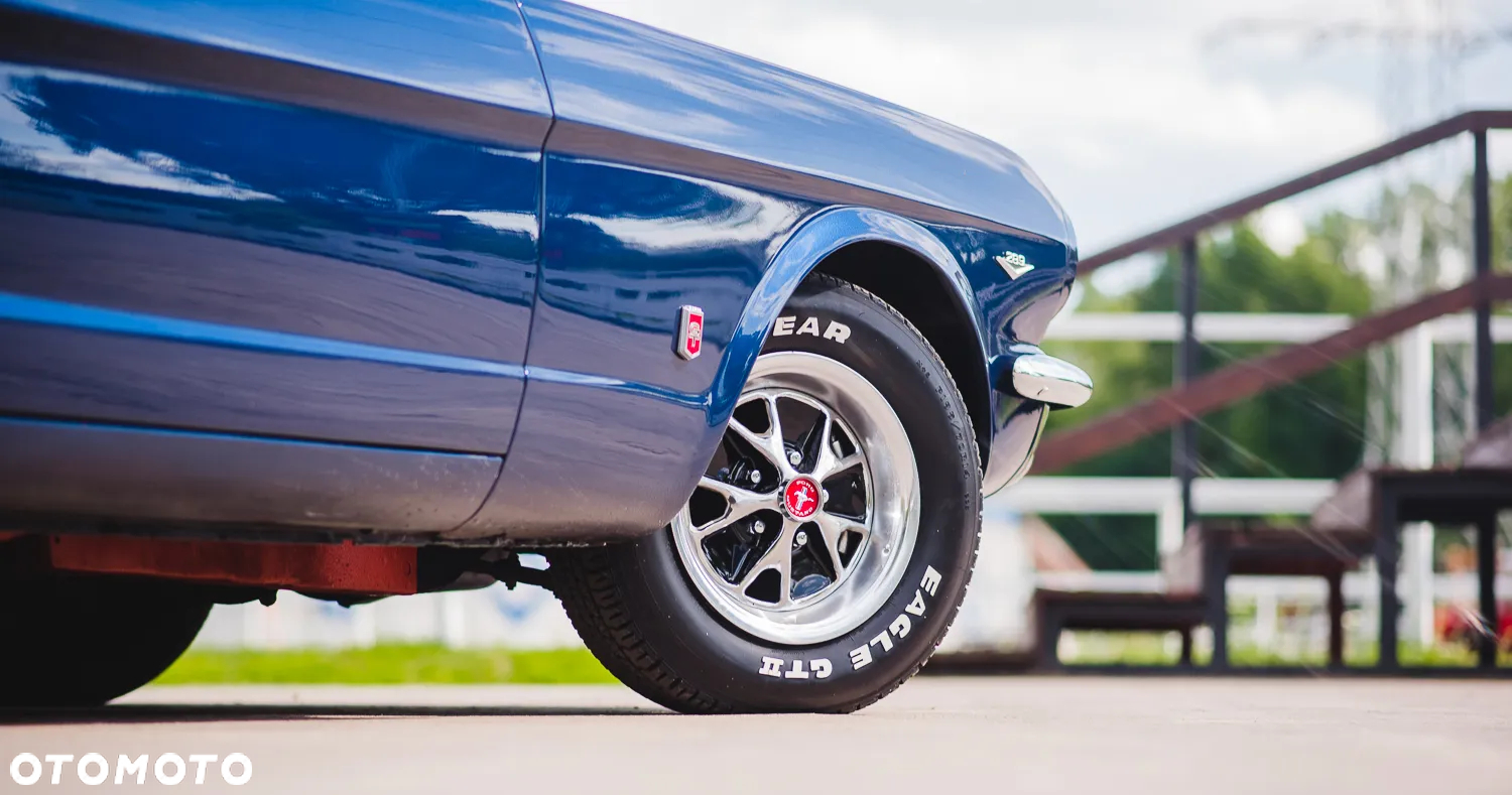 Ford Mustang - 8