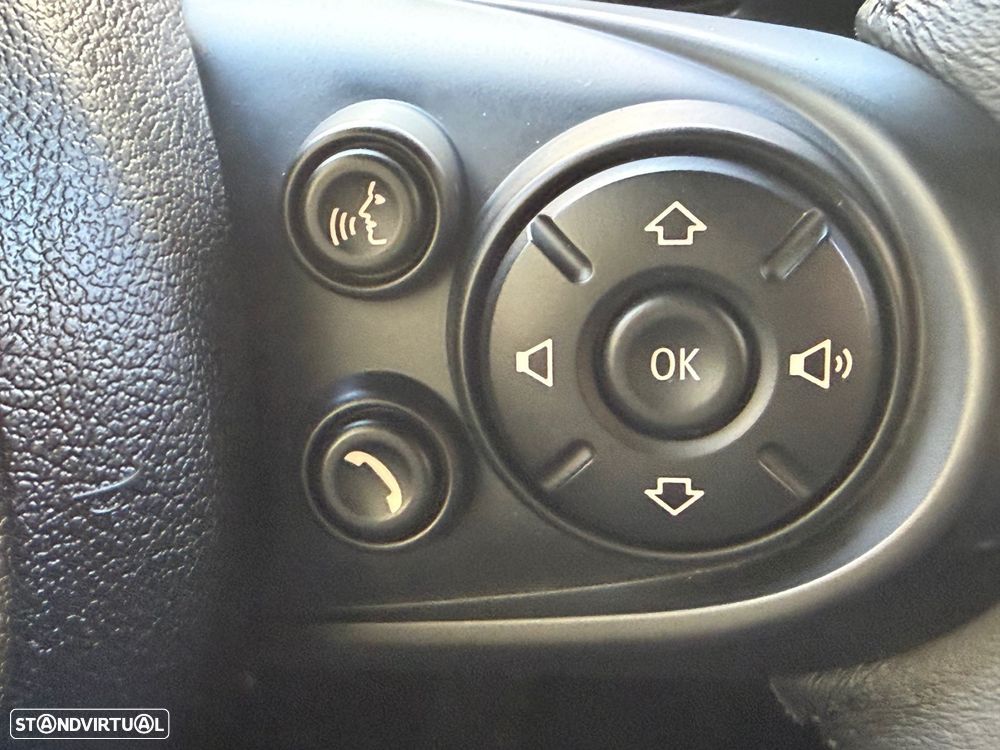 MINI 3 Portas One - 34