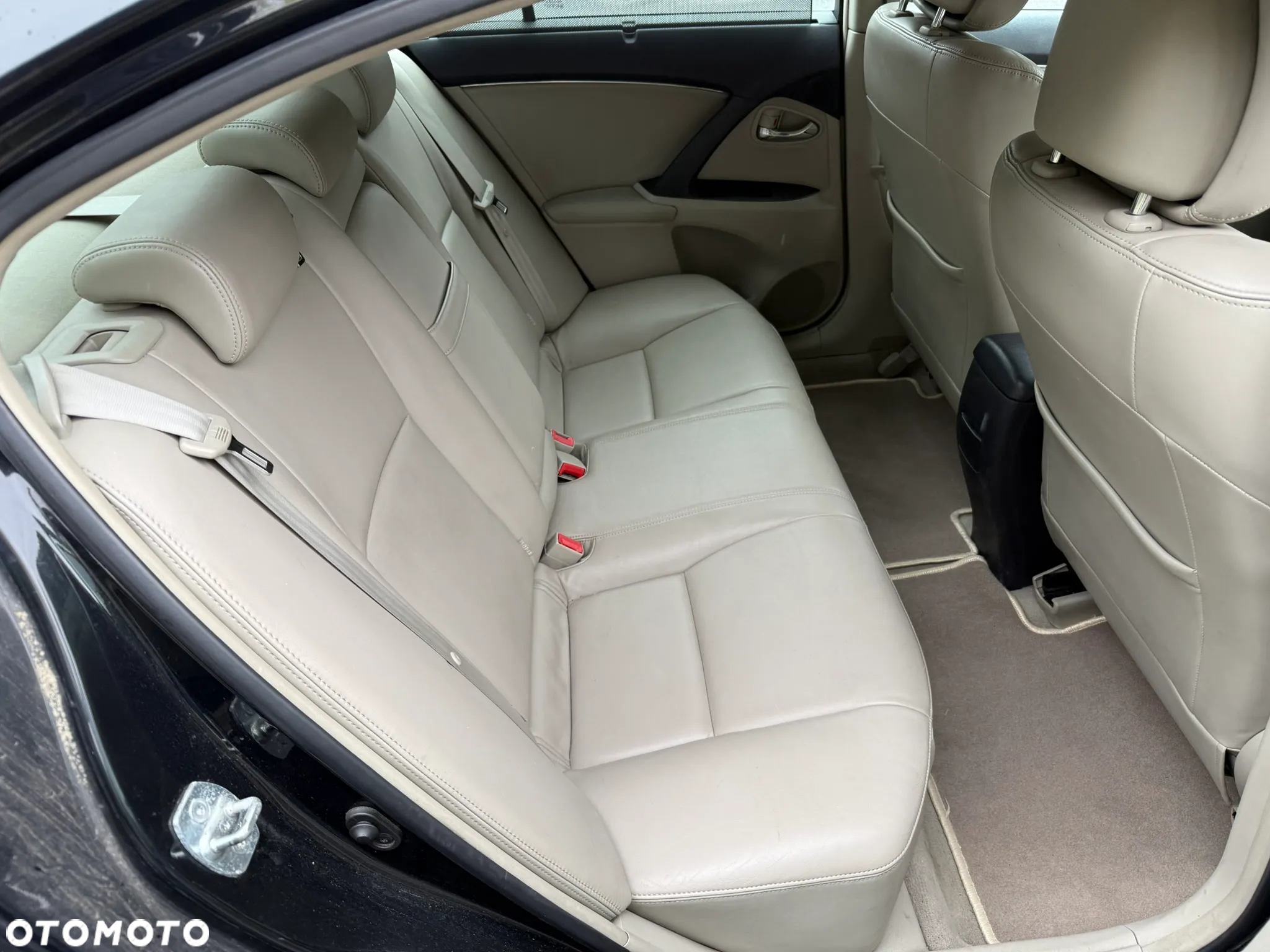 Toyota Avensis 2.0 Prestige NAVI MS - 28