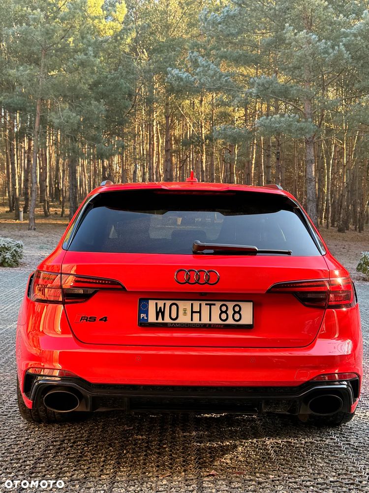 Audi RS4 Avant - 8