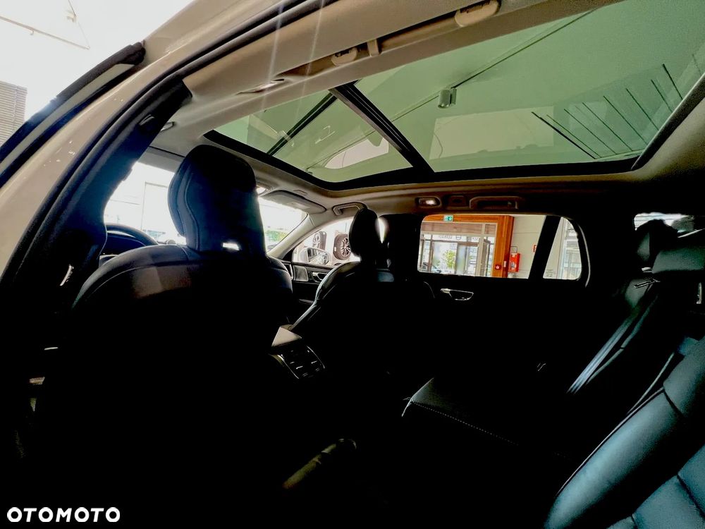 Volvo V60 B5 B AWD Ultimate Dark - 19