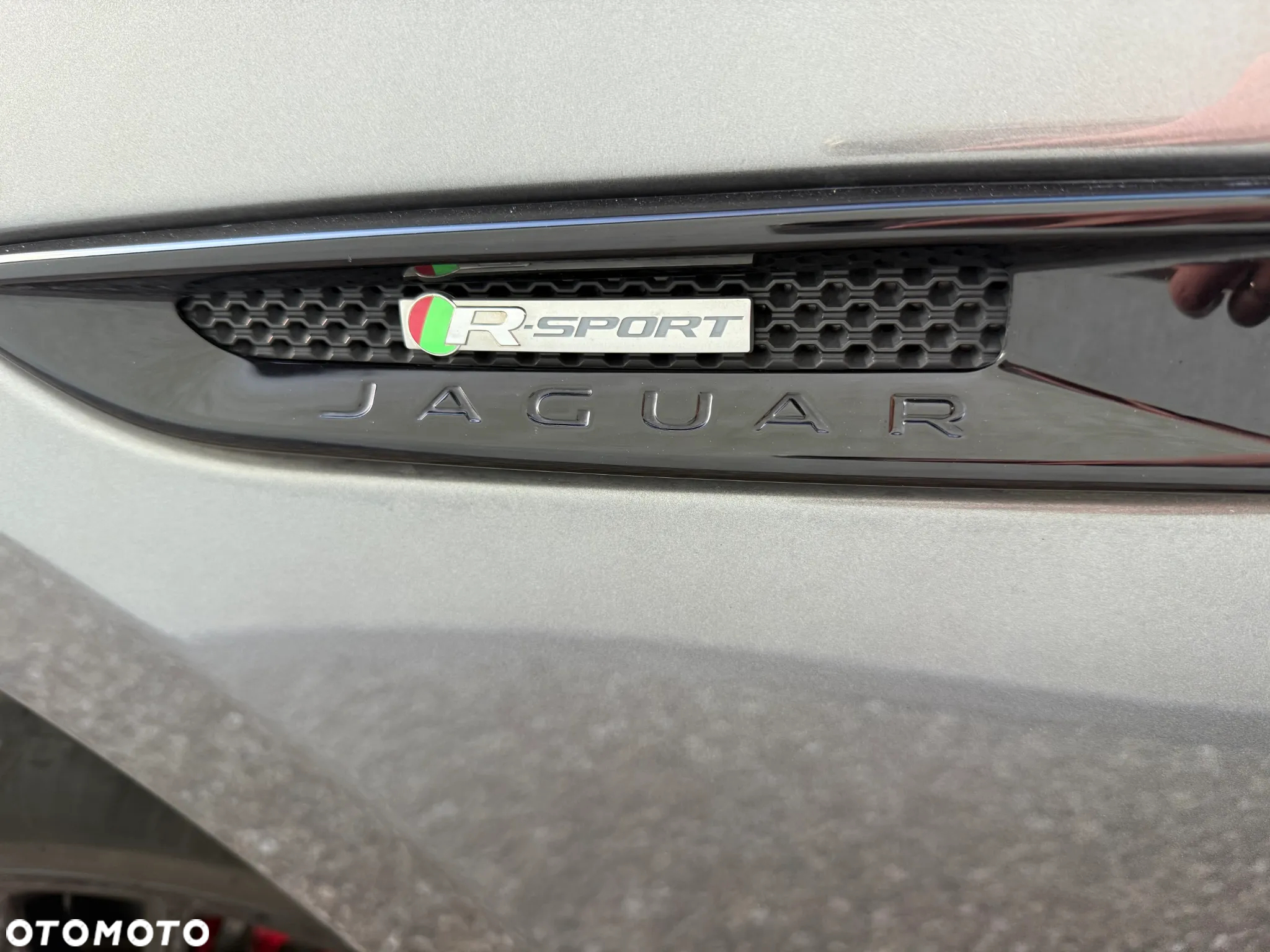 Jaguar F-Pace 2.0 i4P AWD R-Sport - 8