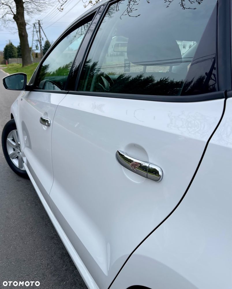 Volkswagen Polo 1.4 Highline - 24