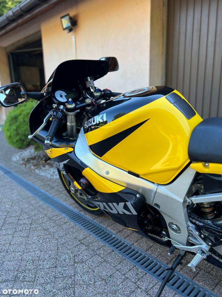 Suzuki GSX-R - 28