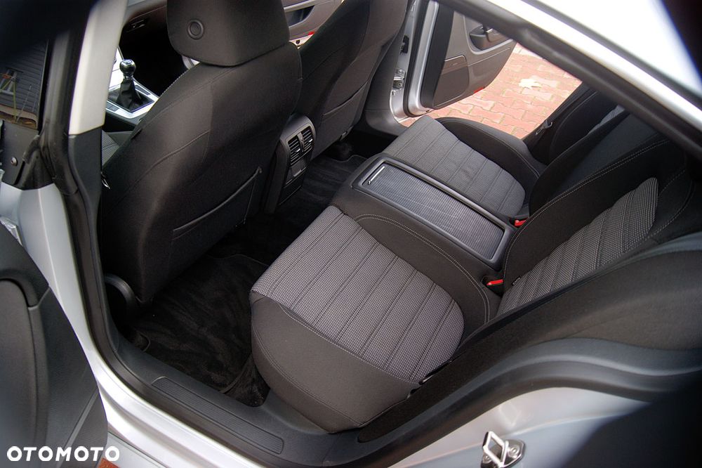 Volkswagen Passat CC - 36