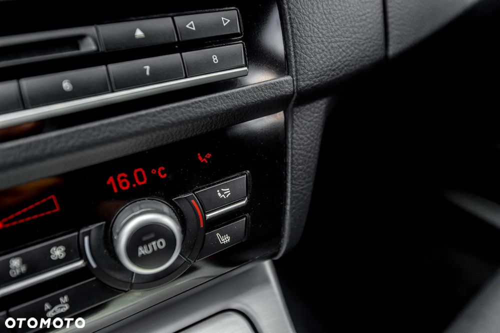 BMW Seria 5 525d xDrive Sport-Aut Modern Line - 33