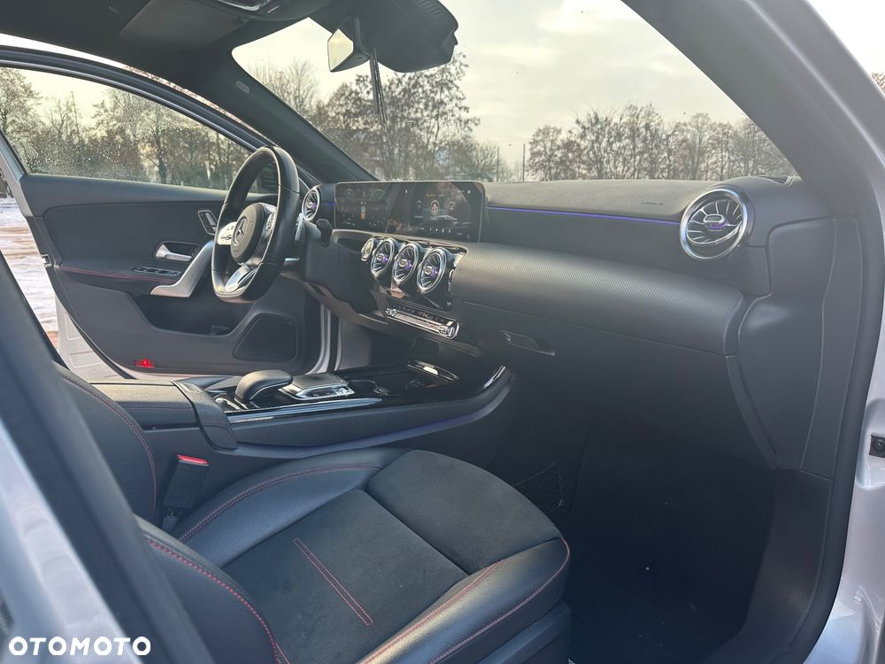 Mercedes-Benz Klasa A 180 d AMG Line 7G-DCT - 14