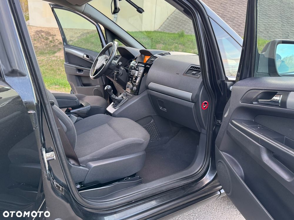 Opel Zafira 1.8 Family - 25
