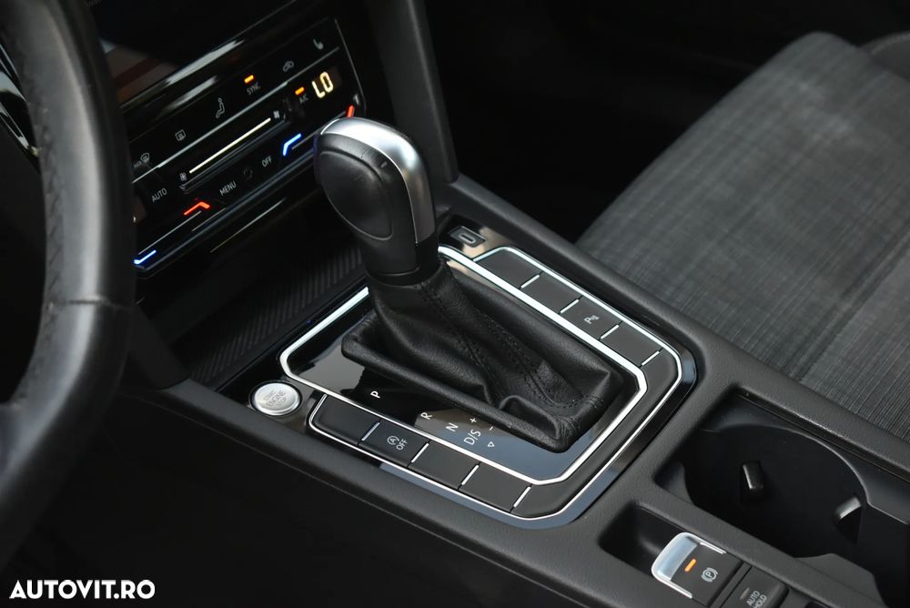Volkswagen Passat 2.0 TDI DSG Comfortline - 17