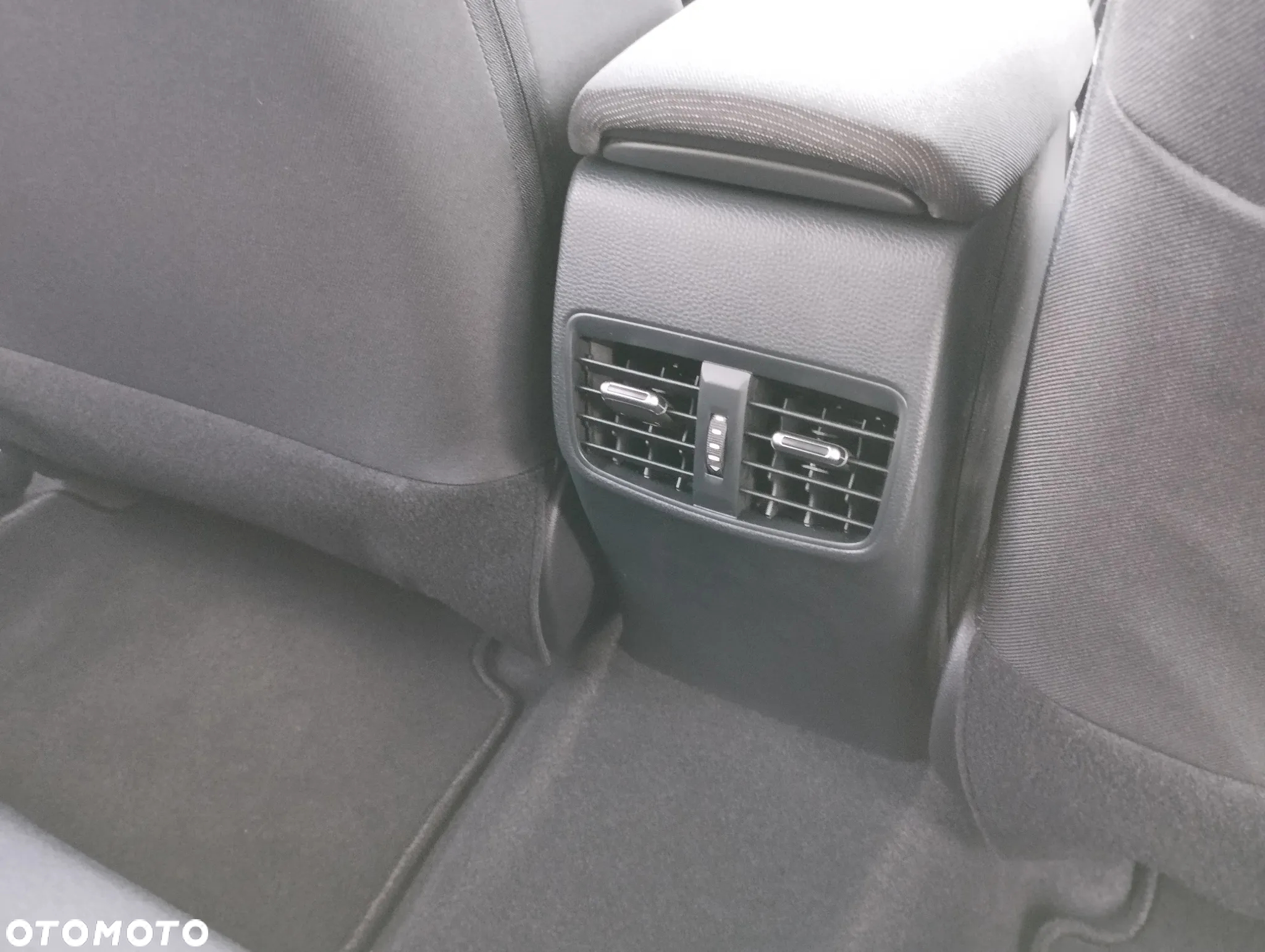 Suzuki Swace 1.8 Hybrid Premium Plus CVT - 16
