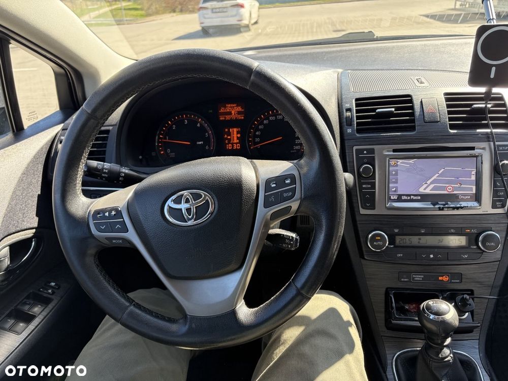 Toyota Avensis 2.2 D-4D Prestige - 4