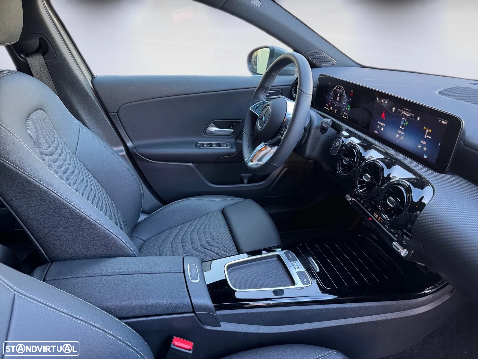 Mercedes-Benz A 250 - 23