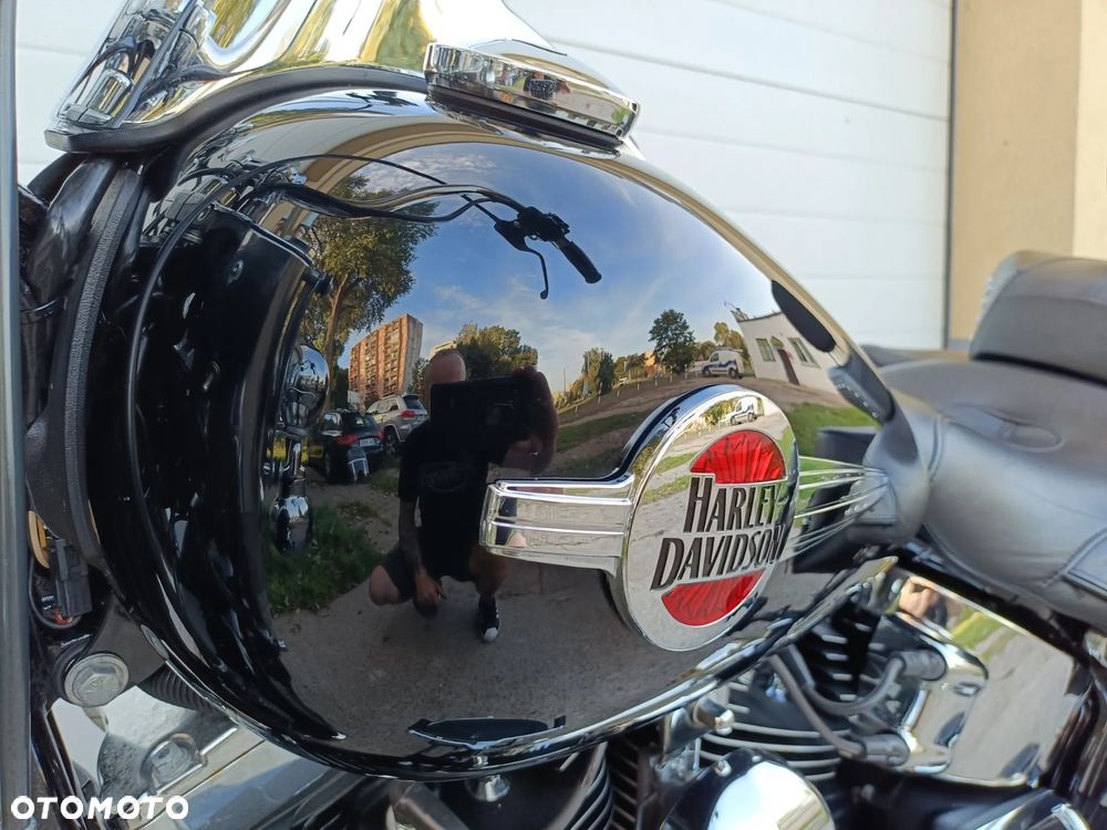 Harley-Davidson Softail Heritage Classic - 32