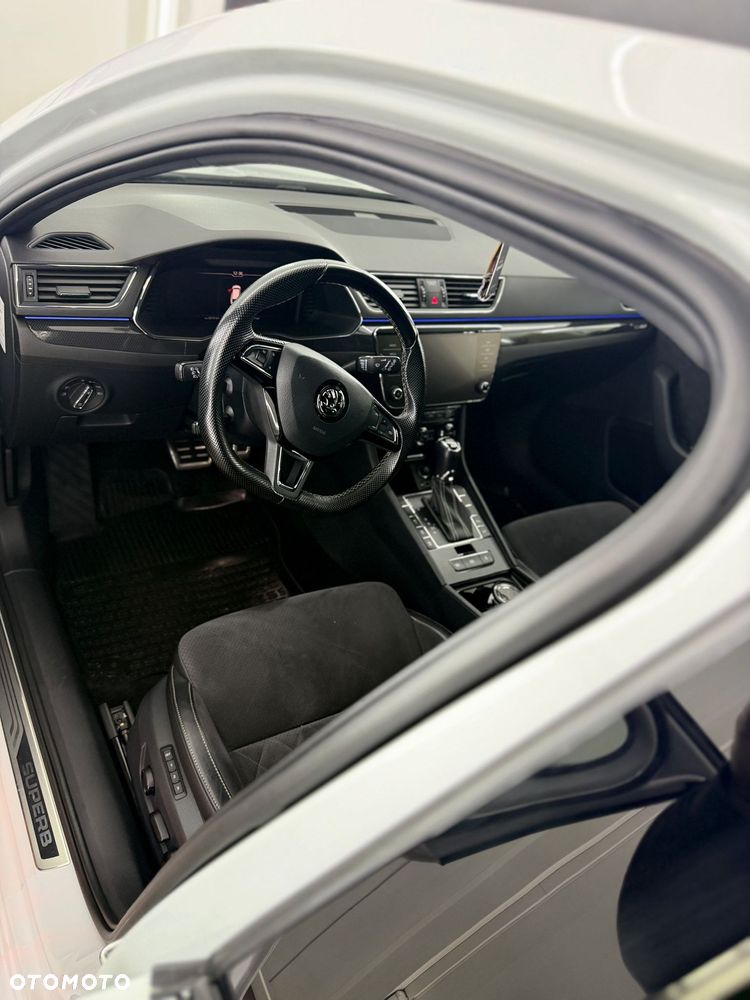Skoda Superb 2.0 TDI 4x4 Sportline DSG - 8