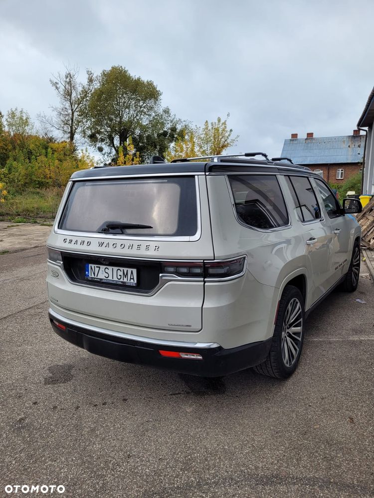 Jeep Grand Wagoneer - 7