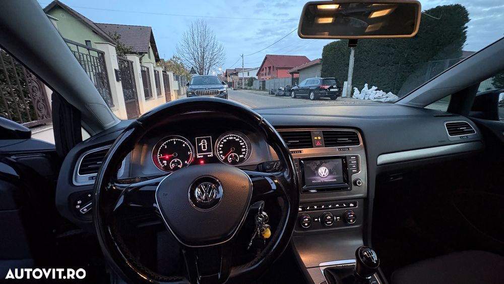 Volkswagen Golf - 17