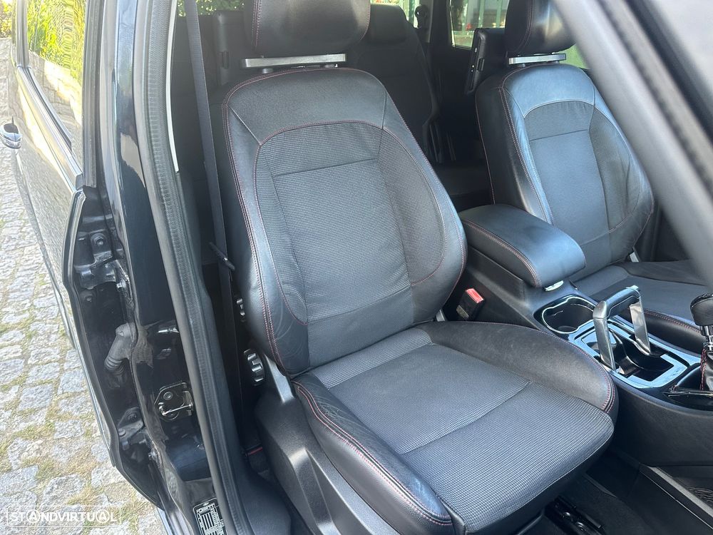 Ford S-Max 2.2 TDCi Titanium 7L - 33