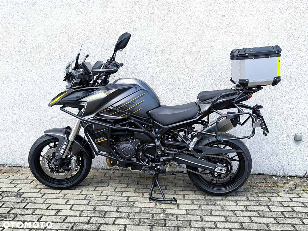 QJMOTOR SRT900S - 13