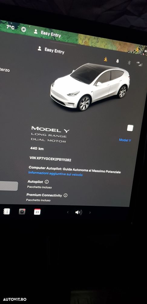 Tesla Model Y - 10