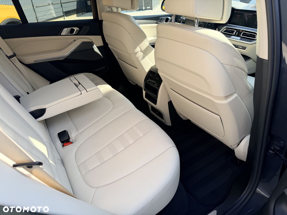 2021 BMW X5 xDrive45e, photograph 6