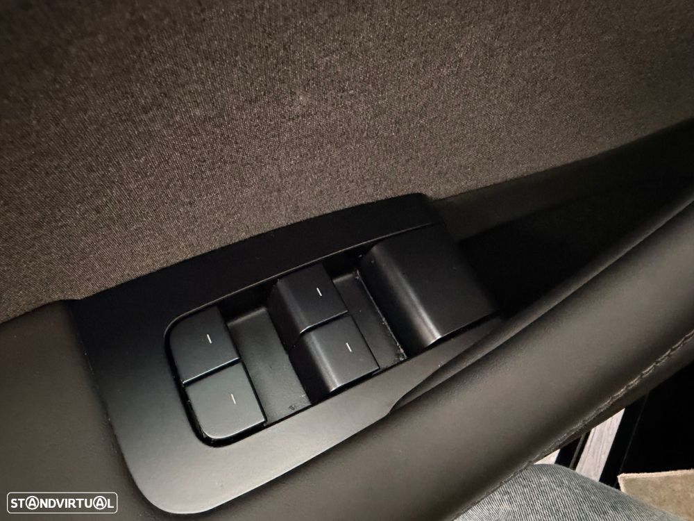 Tesla Model 3 Tração Traseira Standard - 18