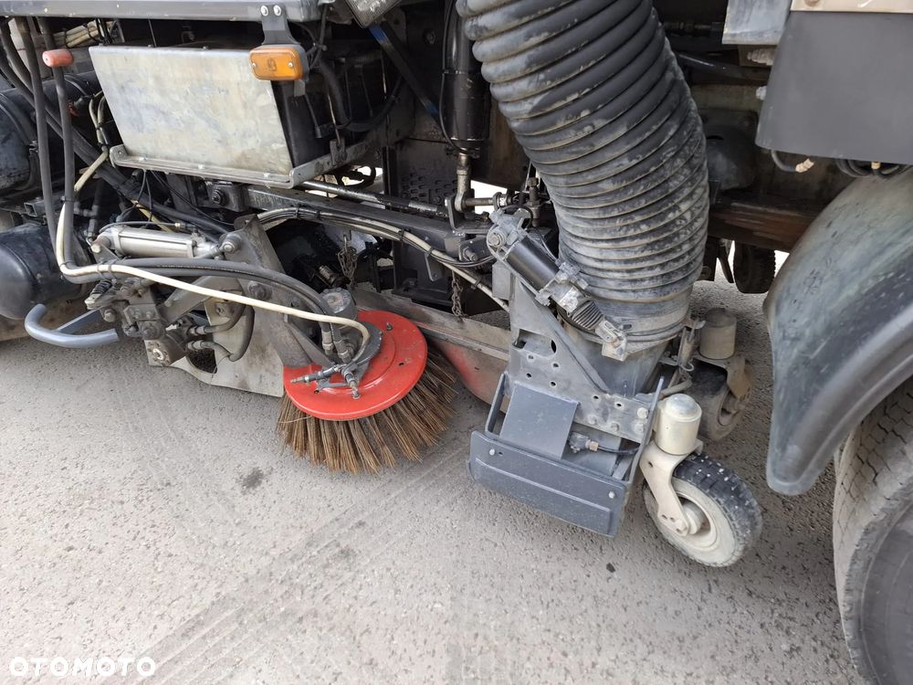 Renault Premium 260 Zamiatarka BUCHER Schorling Szczotki L/R 2 Silniki Karcher - 9