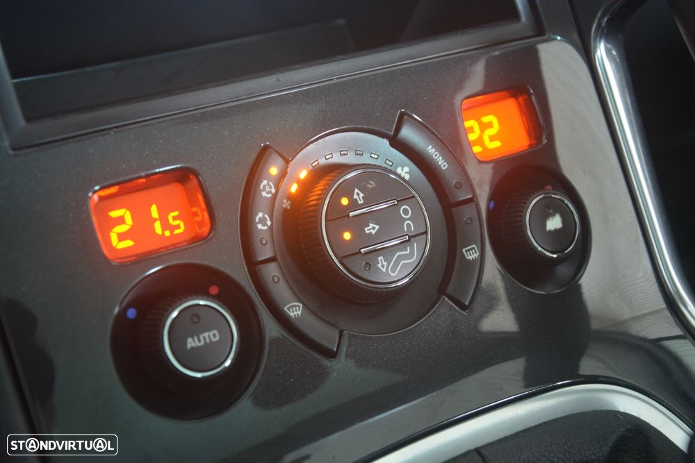 Peugeot 3008 1.6 HDi Allure - 26