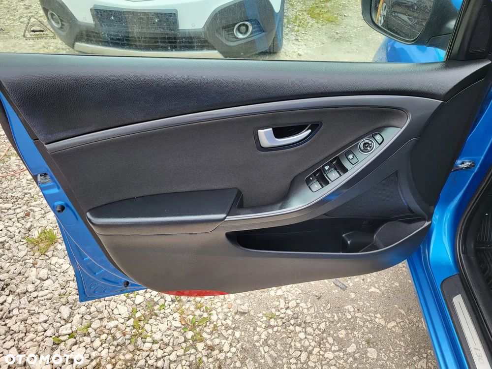 Hyundai i30 Kombi 1.6 GDi DCT Premium - 11