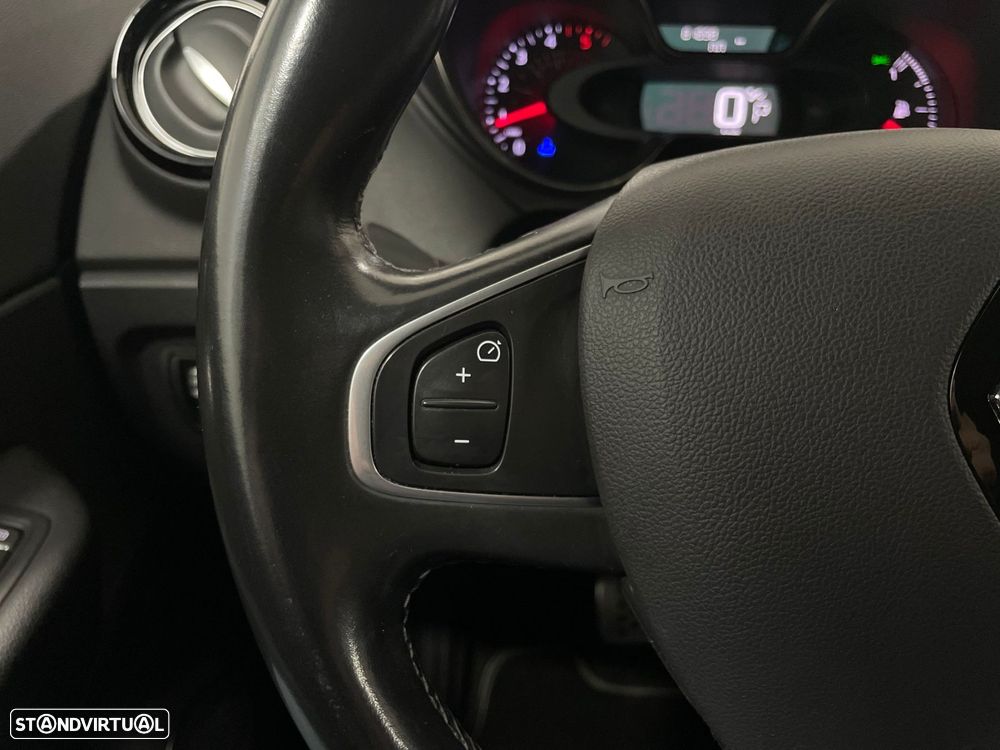 Renault Captur 1.5 dCi Exclusive EDC - 34