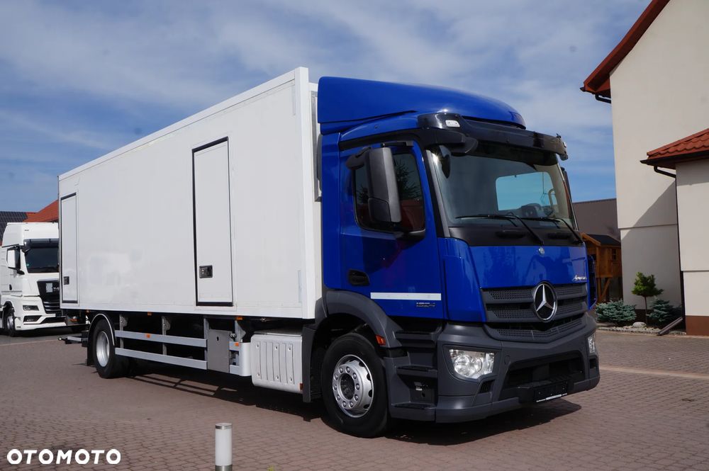 Mercedes-Benz ANTOS 1824 EURO 6 KONTENER IZOTERMA 18 PALET WINDA - 1