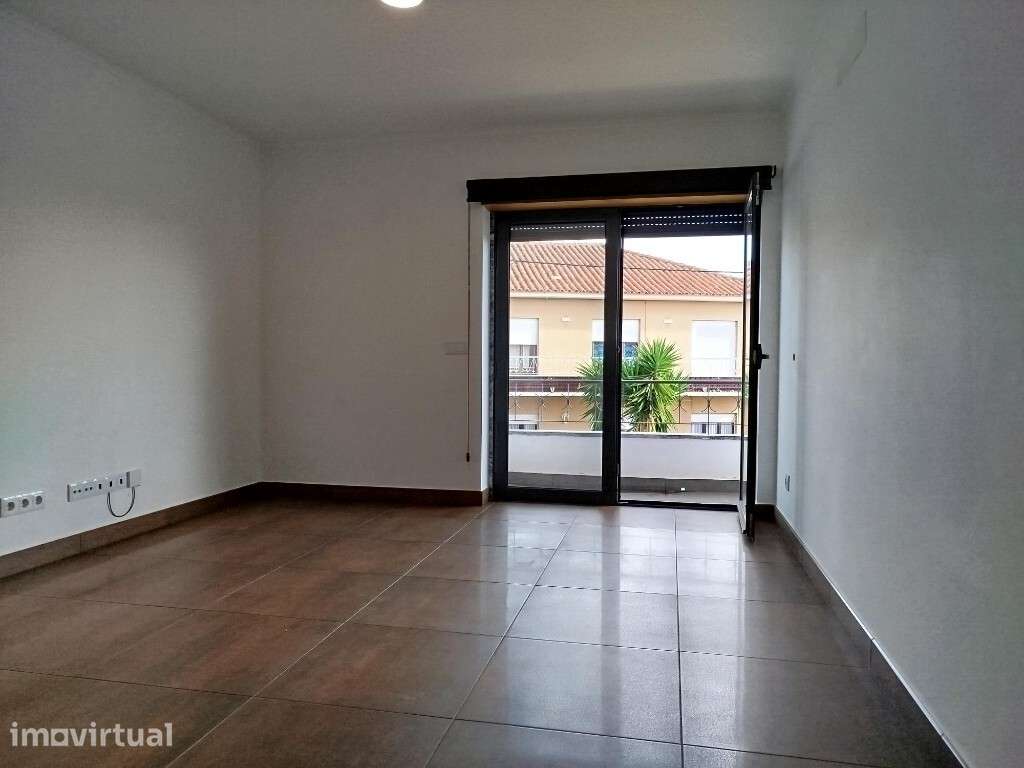 Apartamento T3 para arrendar em São Domingos de Rana - Grande imagem: 5/18
