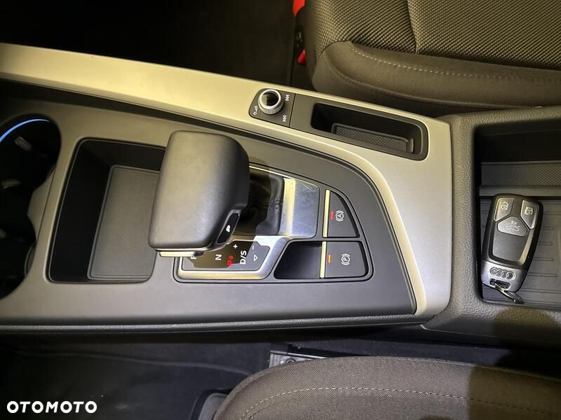Audi A4 40 TDI S tronic - 18