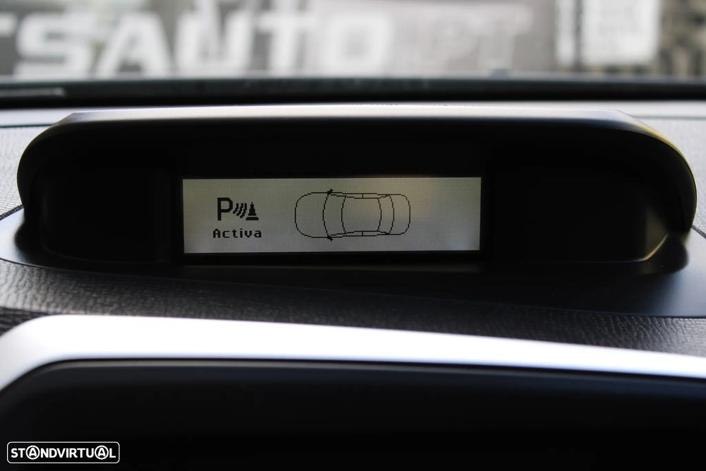 Volvo XC 60 D5 Momentum Geartronic - 42