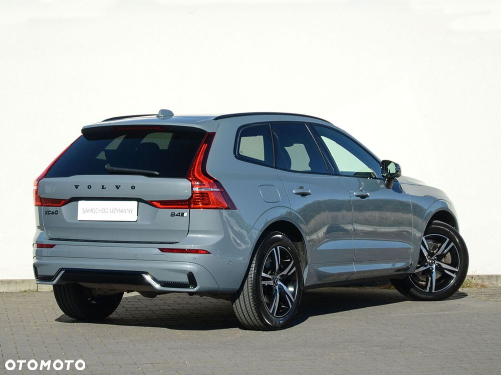 Volvo XC 60 B4 D AWD Plus Dark - 3