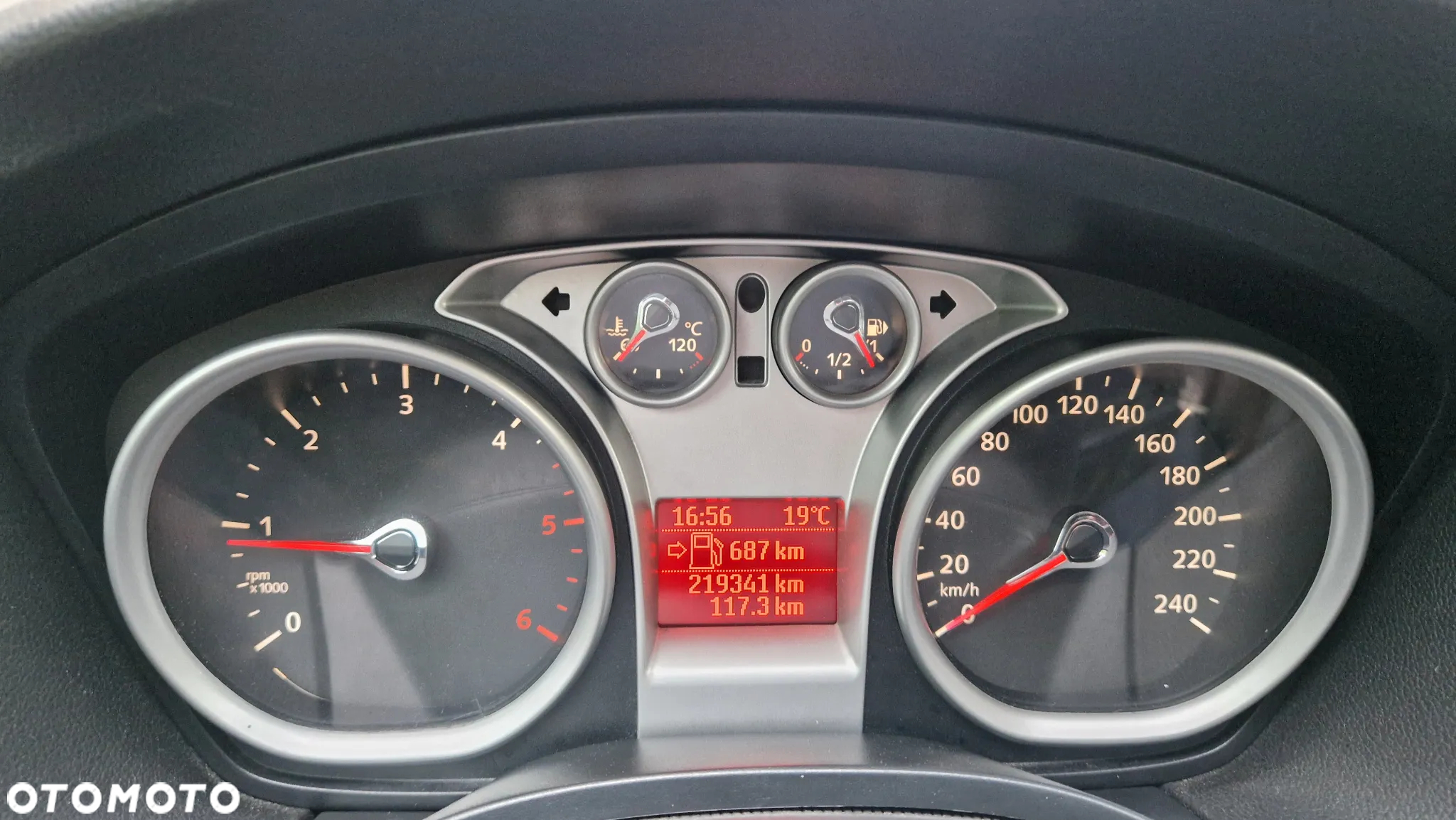 Ford Focus Turnier 2.0 TDCi DPF Style - 9