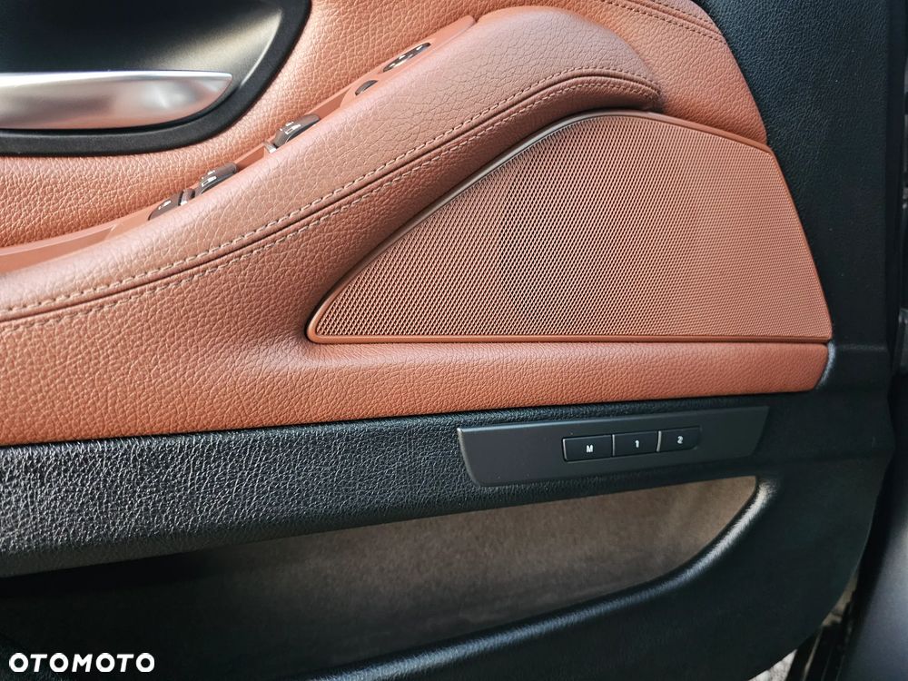 BMW Seria 5 530d Luxury Line - 27