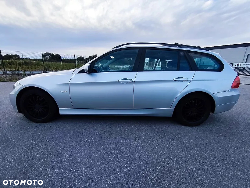 BMW Seria 3 320i - 7