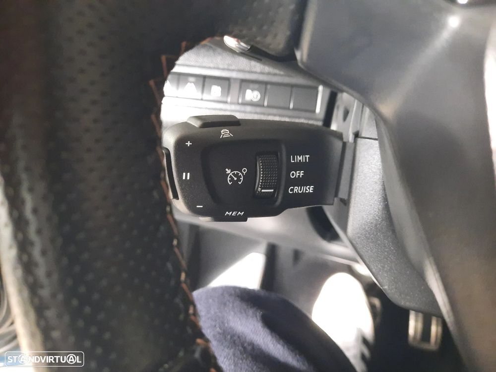 Peugeot 3008 1.6 Hybrid GT Pack e-EAT8 - 43