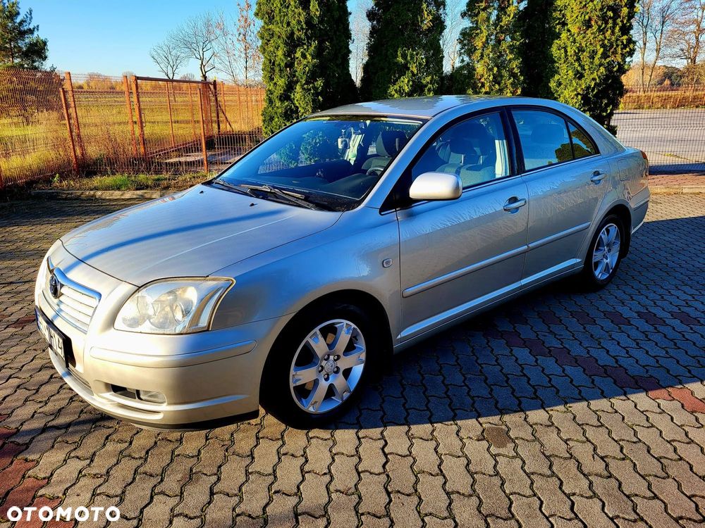 Toyota Avensis 1.8 VVT-i Automatik Sol - 3
