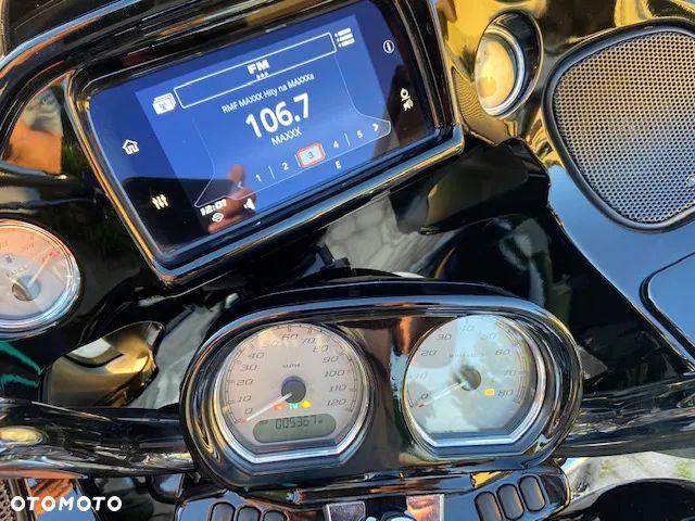 Harley-Davidson Touring Road Glide - 24