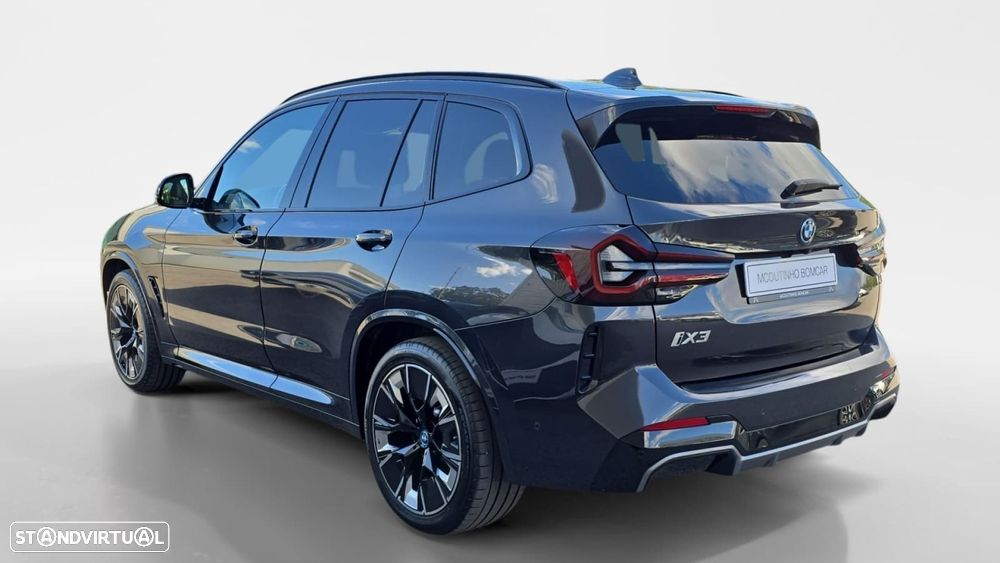 BMW iX3 M Sport Impressive - 4