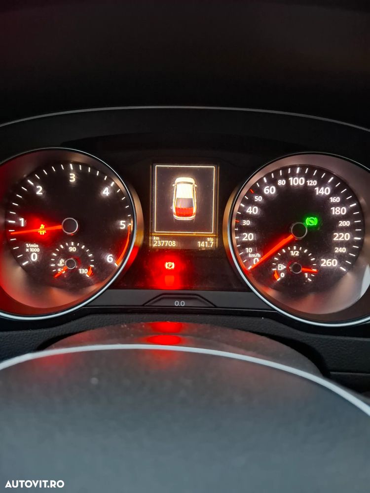 Volkswagen Passat 2.0 TDI DSG Comfortline - 12