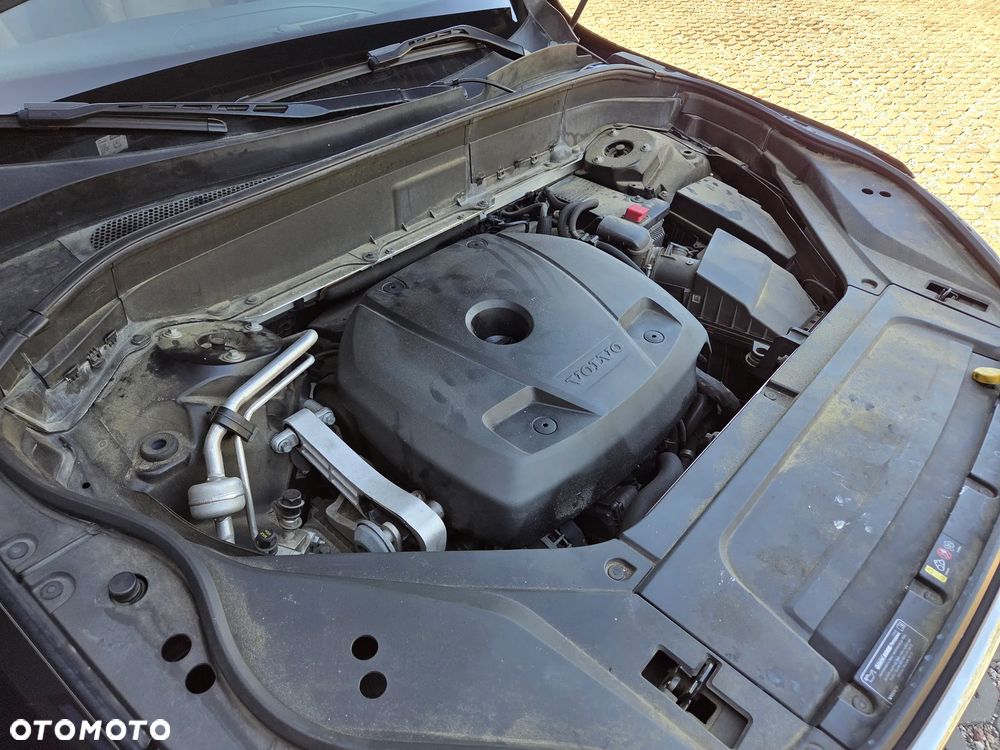 Volvo XC 90 T6 AWD Momentum 7os - 27