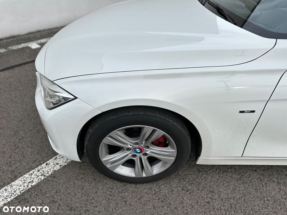 BMW Seria 3 320d Touring xDrive Sport Line - 12