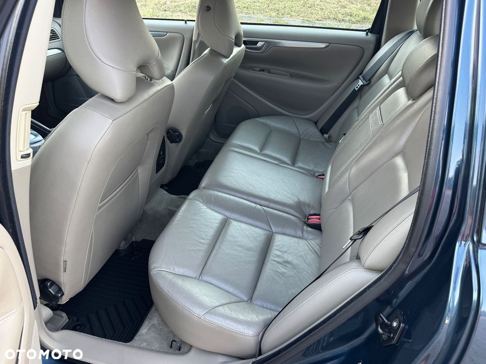 Volvo V70 D5 - 22