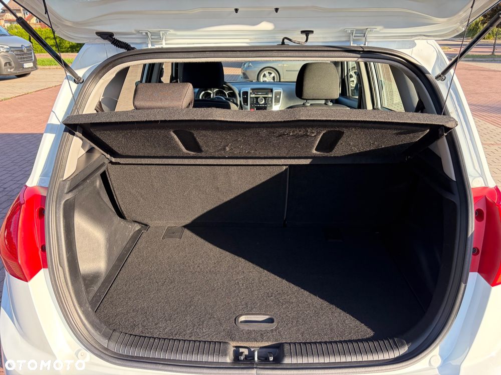 Kia Venga 1.4 CVVT Titanium Collection - 12