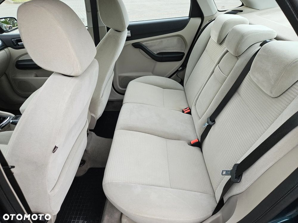 Ford Focus 1.6 TDCi Ghia - 25