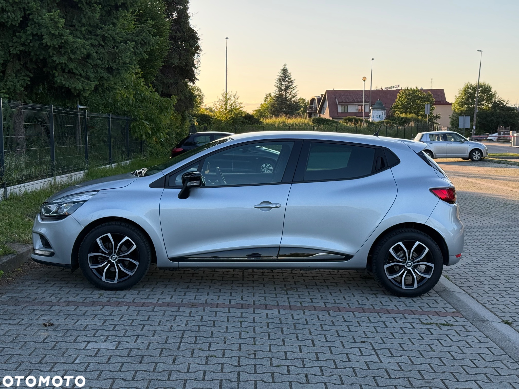 Renault Clio 0.9 Energy TCe Zen - 24